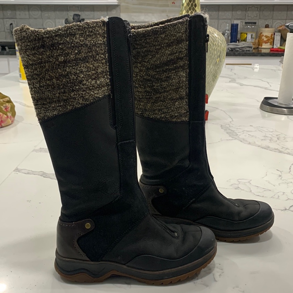 Merrill Eventyr Cuff Waterproof‎ Tall Zip Boots. Size 6.5